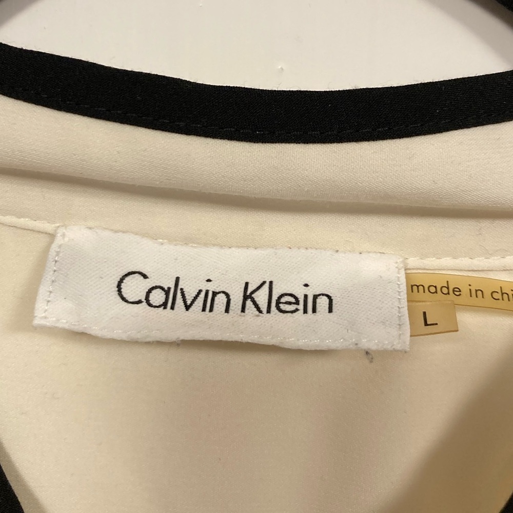 Calvin Klein Cream Sleeveless Ruffle Blouse with Black Trim - Picture 4 of 9
